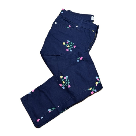Crown & Ivy beautiful high rise skinny Floral embroidered blue‎ Pants size 10 R - Picture 2 of 4